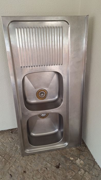 Lava-loiça de inox com 2 cubas