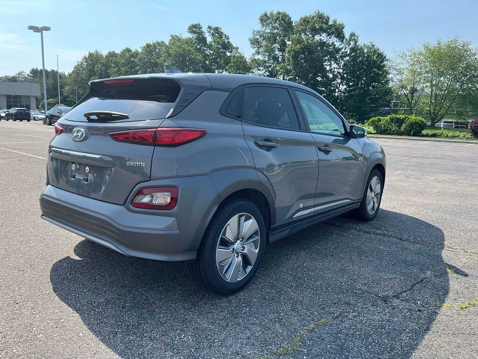 Hyundai Kona EV      2021