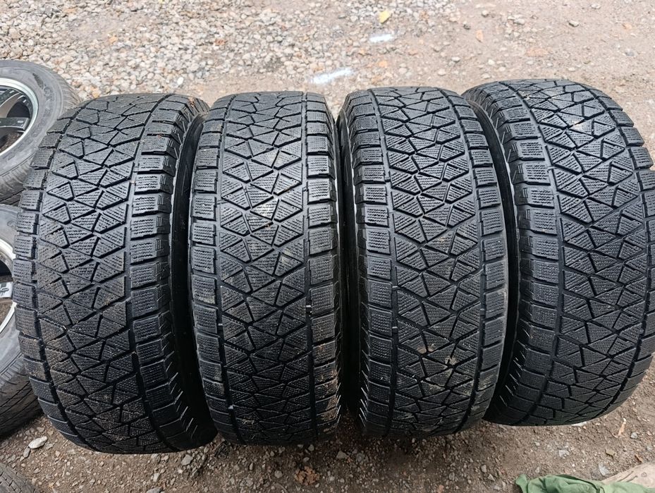 265/70/16 L200 Bridgestone Blizzak DM V2