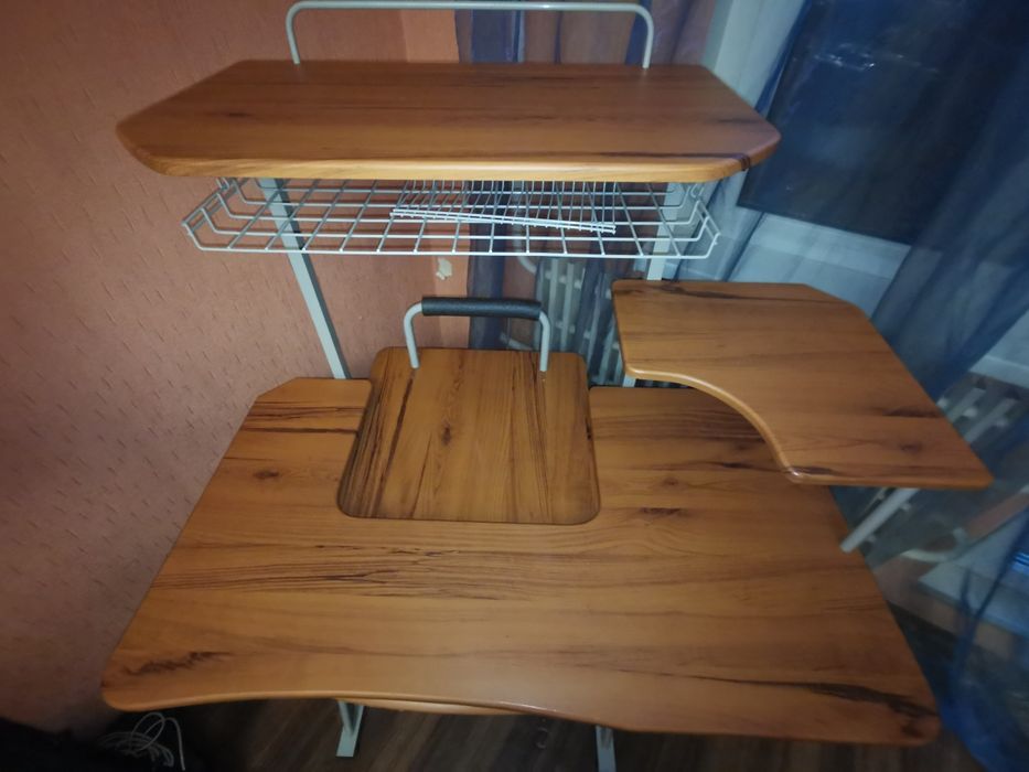 Стіл для школяра