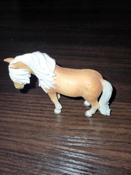 Figurka schleich  koń  klacz islandzka