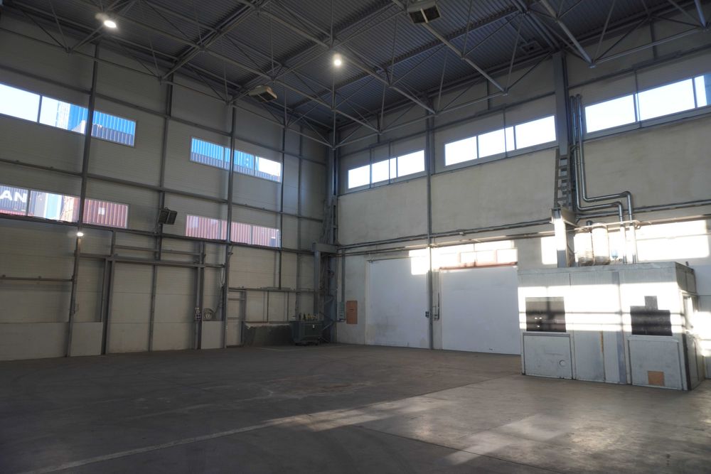 wynajmę ogrzewany magazyn wys. składowania, blisko Estakady, Portu