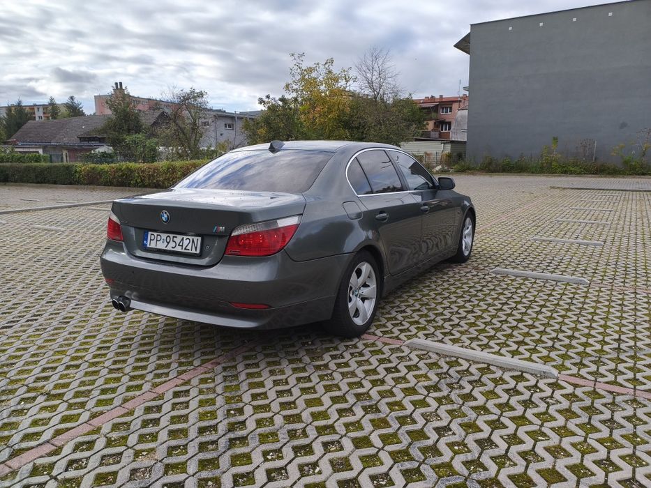 BMW E60 (2.2 R6 M54) 520i
