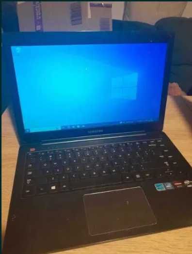Laptop Samsung ATIV Book 5 NP530U4E