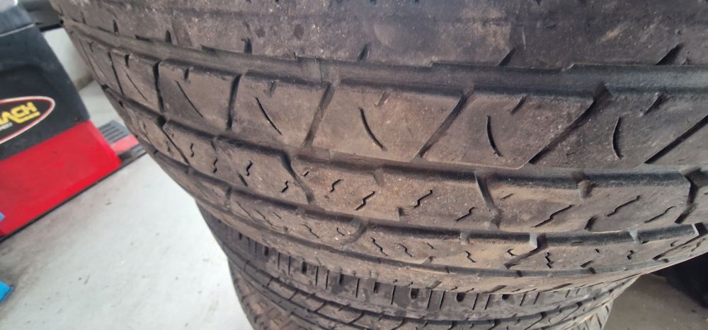 Pneus 255/70R16 continental crosscontact