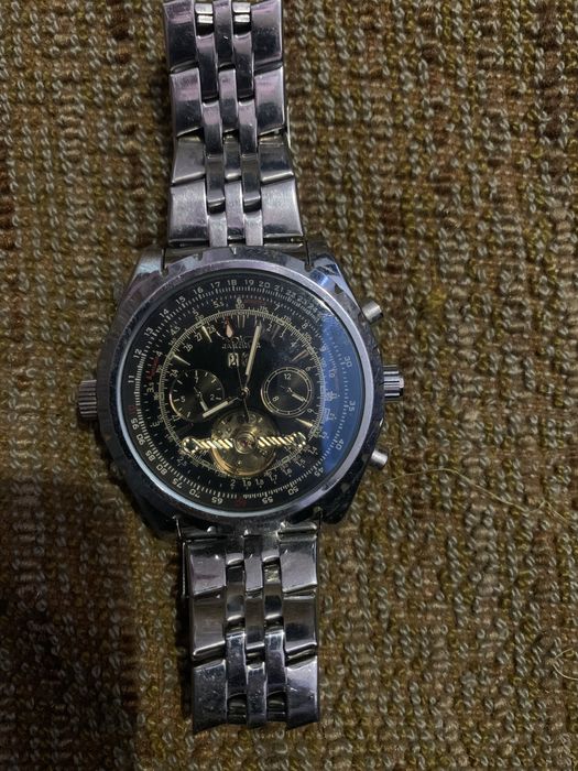 Годинник JARAGAR