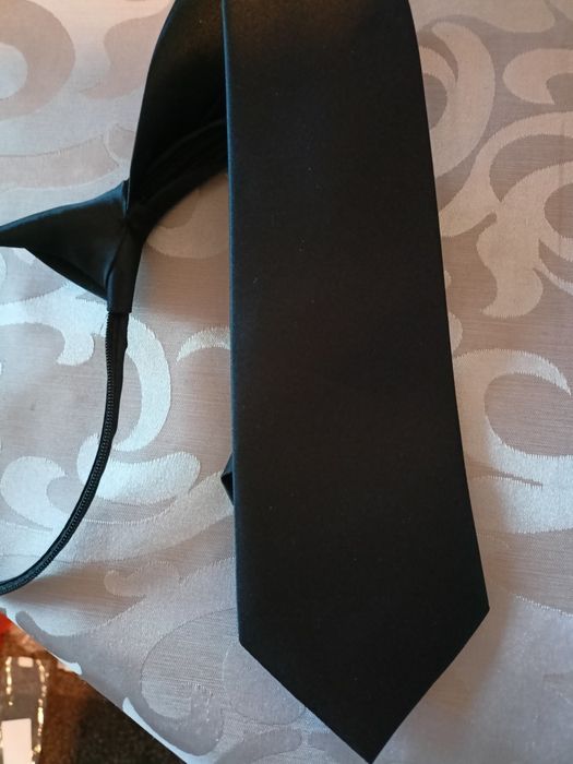 krawat na suwak młodzieżowe czarny cena za jeden