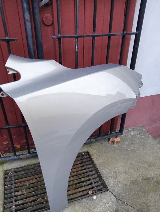 Błotnik prawy przód Hyundai ix35 lakier A3