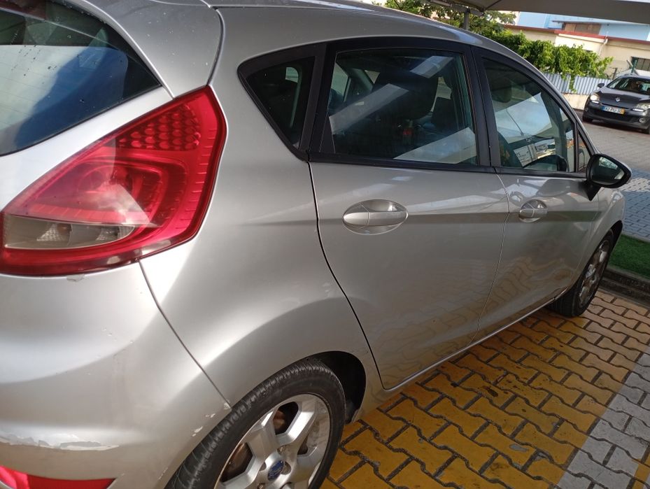 Ford Fiesta 1.4 gasóleo 2009