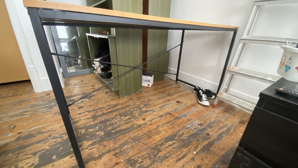 mesa de quarto ou sala