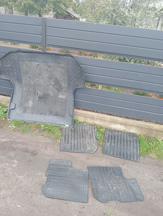 Продам коврики дача логан