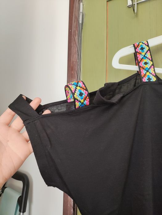 Camisola preta sem mangas