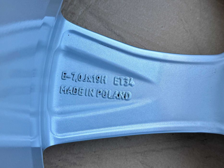 Alufelgi AUDI Q5 S-Line (80A FY) Oryginalne 19 Letnie NOWE OPONY 2023