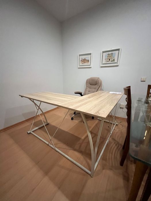 Secretaria em ótimo estado