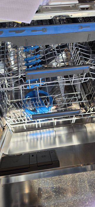 Zmywarka Electrolux EEM48221L uszkodzona / brak prądu / na części