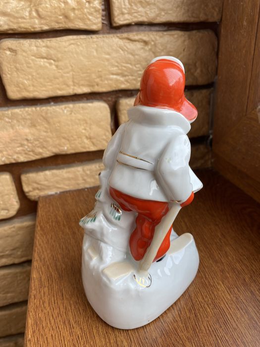 Статуэтка Лыжник с елкой