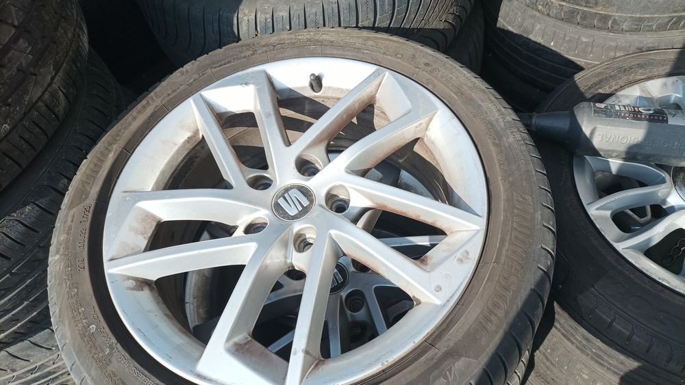 Alufelgi 5x112 vw Audi seat skoda 17" opony Leon III