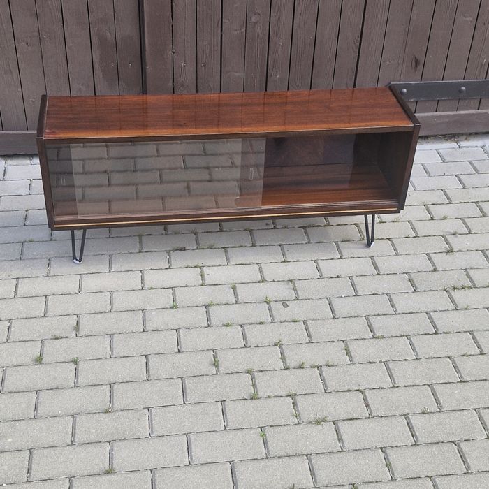 Komoda prl/ szafka na metalowych nozkach prl / nadstawka prl
