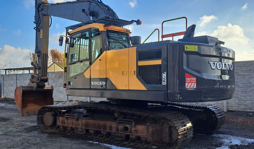 Roboty ziemne ,kruszarka rozbiórki, usługi koparkami  , samochody wywr