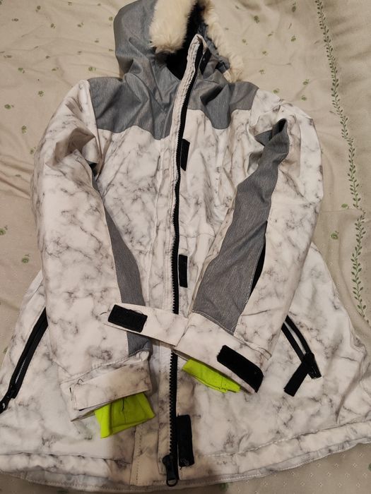 Куртка зимняя термо спортивная для девочки