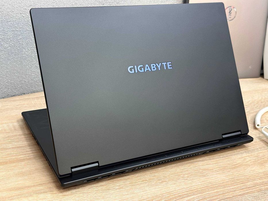 Gigabyte Gaming A16 3WH 165Hz/AMD Ryzen 7-260/16Gb DDR5/1Tb SSD/RTX 5070 8Гб GDDR7/ НОВИЙ!/2 цикли/ігровий Ноутбук/Гарантія!/Гігабайт/АМД/legion/Asus