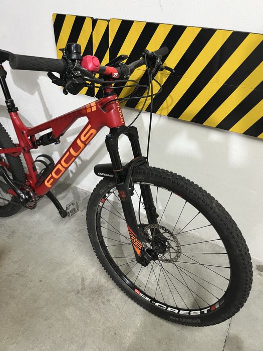 Bicicleta FOCUS SPINE Carbono