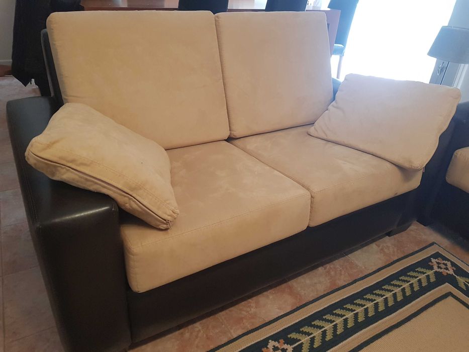 2 Sofás em bom estado