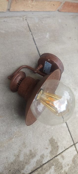 Latarnia lampa zewnętrzna