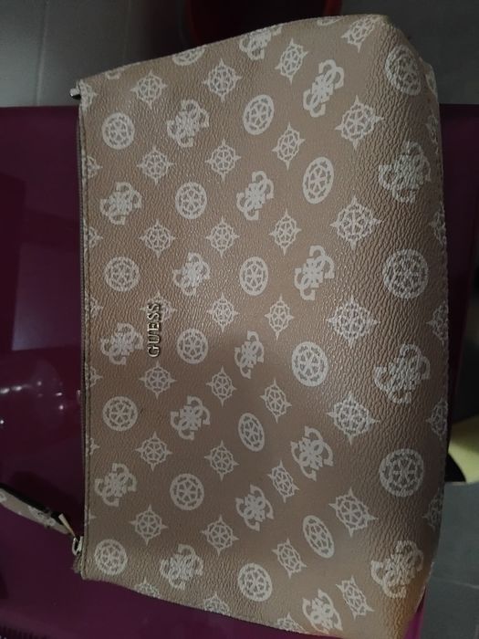 Kosmetyczka wsad torby guess