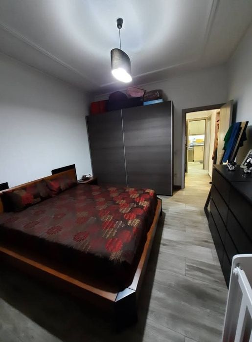 Cama casal completa + 2 mesas de cabeceira