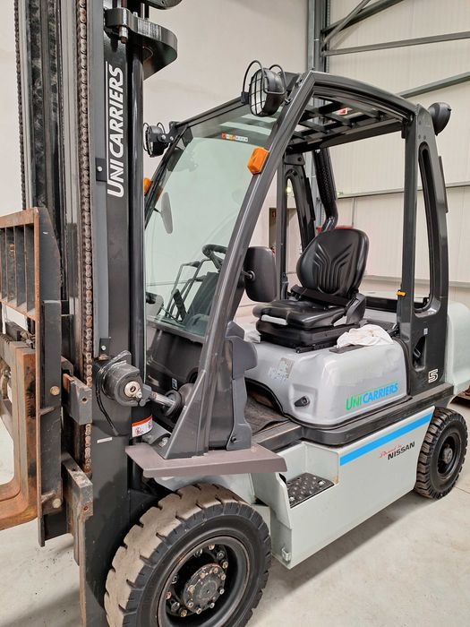 Empilhador Nissan 2.5 duplo mastil