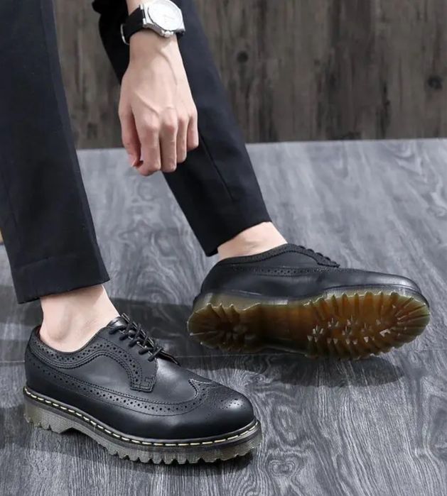 Półbuty ekeganckie unisex glany derby klasyczne czarne skóra Dr Martin