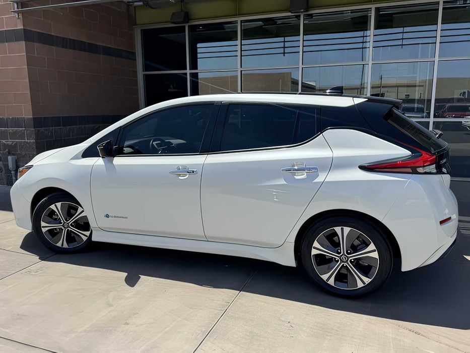 Nissan LEAF      2019
