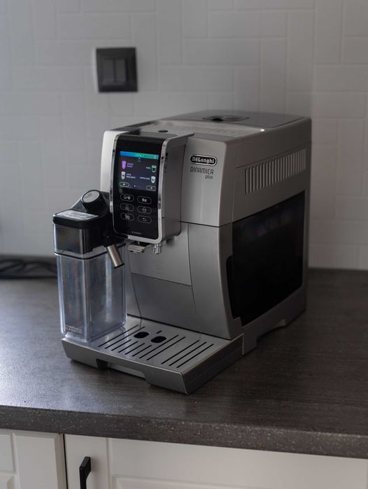 Ekspres do kawy DeLonghi Dinamica Plus ECAM 370.95.S/ 19 Barów/ Connect