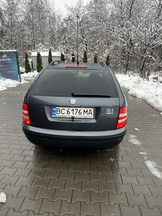 Шкода фабія 1,4 бензин