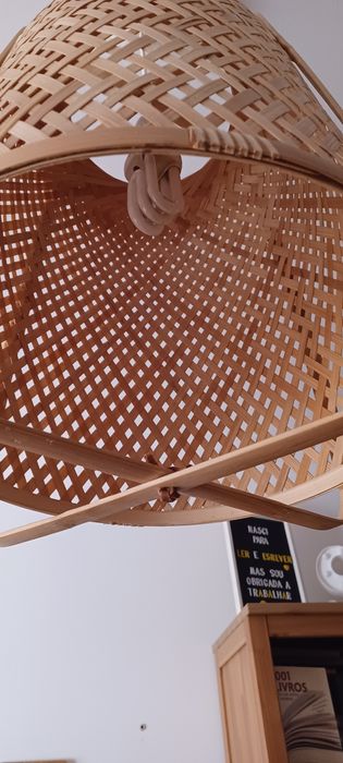 Candeeiro de tecto em bambu