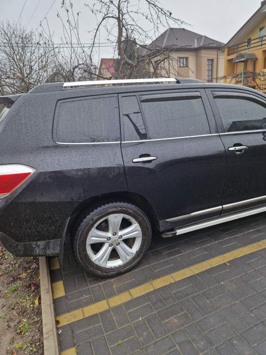 Тойота хайлендер