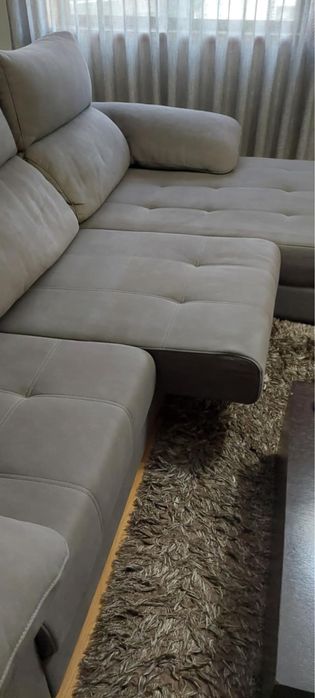 Sofá com chaise longue