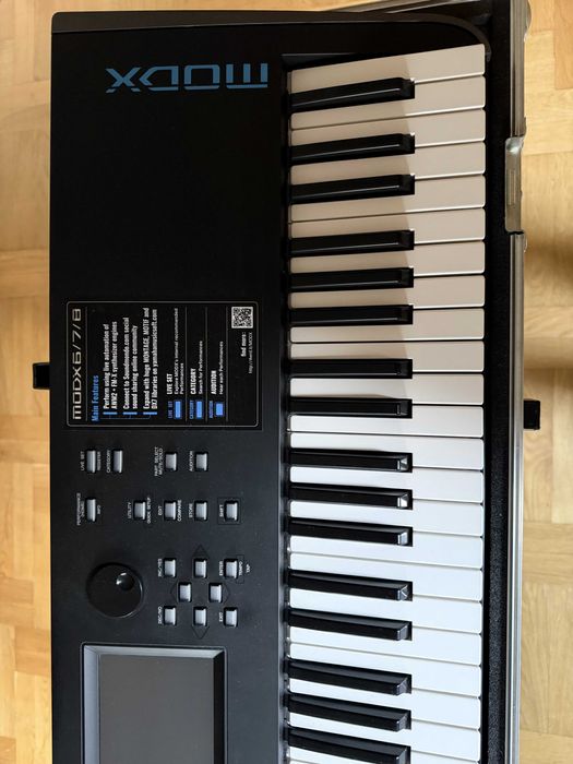 Yamaha MODX7  w Perfekcyjnym Stanie - Gratisy !!!