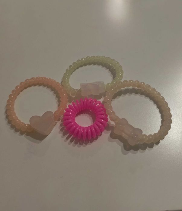 Zestaw gumek do włosów kolorowe gumki sprężynki gumko bransoletki