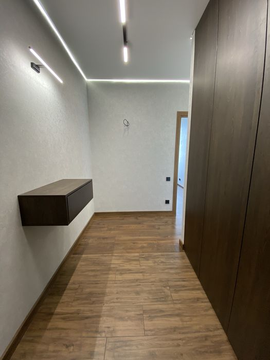 Продам 2 кімнатну квартиру в новобудові( Корбутівка )