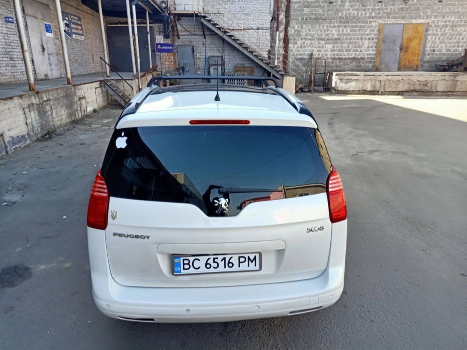 Пежо 5008 2012 рік, 1.6 дизель