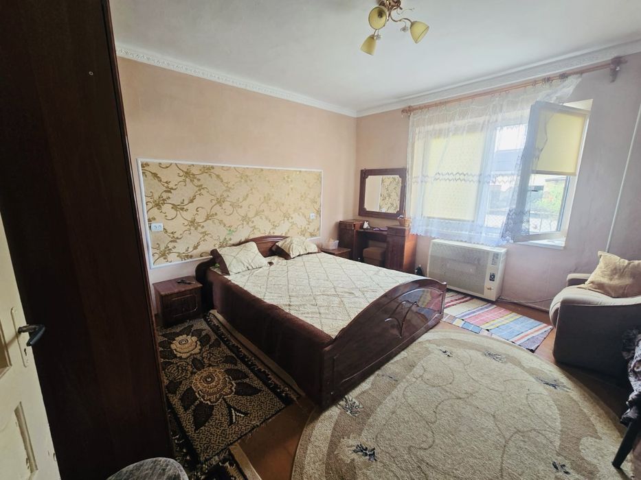 Продаж будинку в м.Берегове, 77 кв.м, 10 соток ділянки
