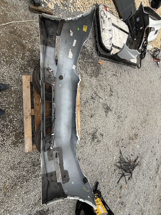 Бампер Tesla Model Y перід рестайлінг