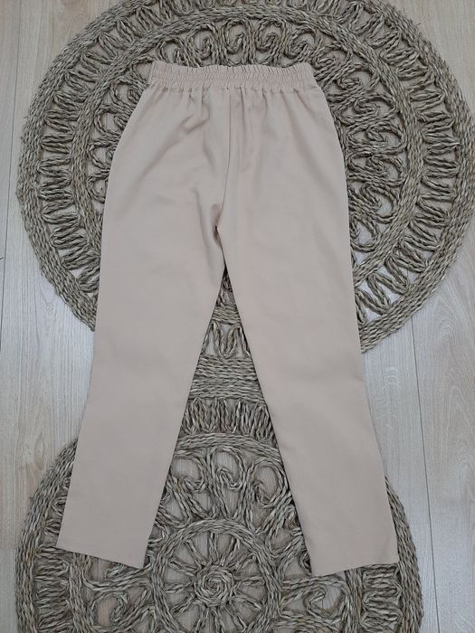 2 par Calças beje e pretas