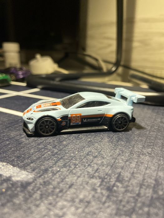Aston Martin Vantage GTE - HW Turbo 2/5 - loose - hotwheel