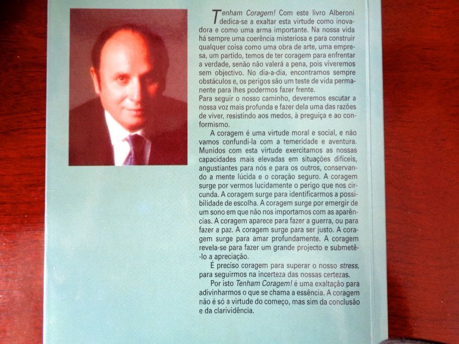 2 Livros Tenham Coragem e Profecias Papais