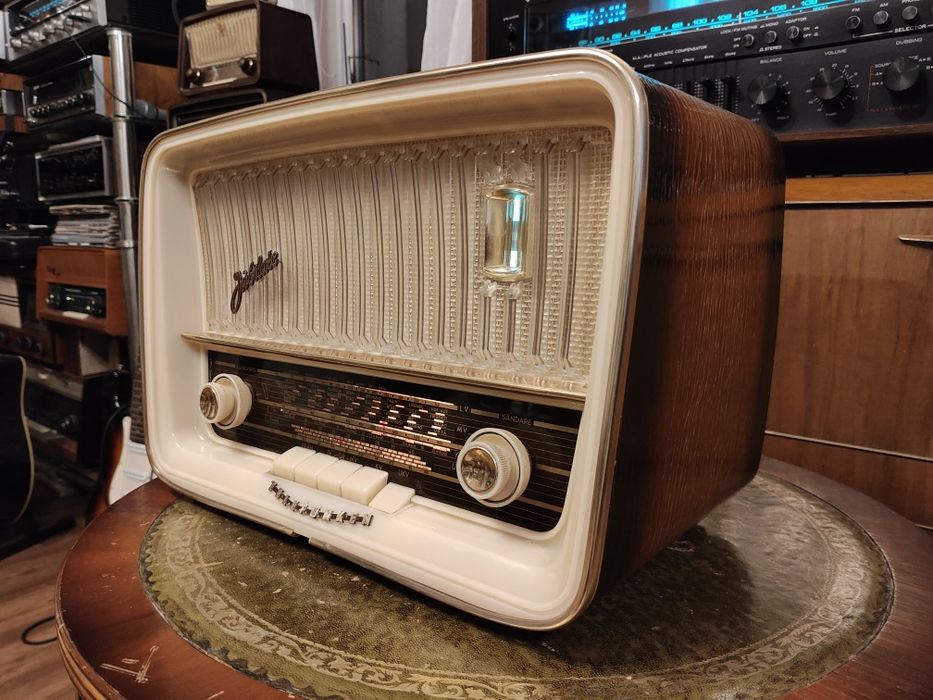 Radio lampowe Telefunken Jubilate 88-101 FM