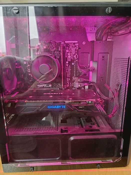 Komputer do gier Asus ROG STRIX z monitorem 32