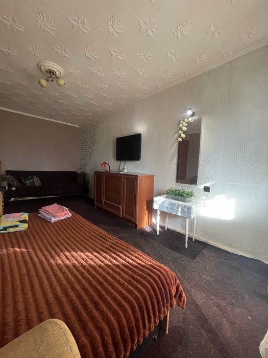 Погодинно та подобово біля автовокзалу та ринку «Колос» Будівельників